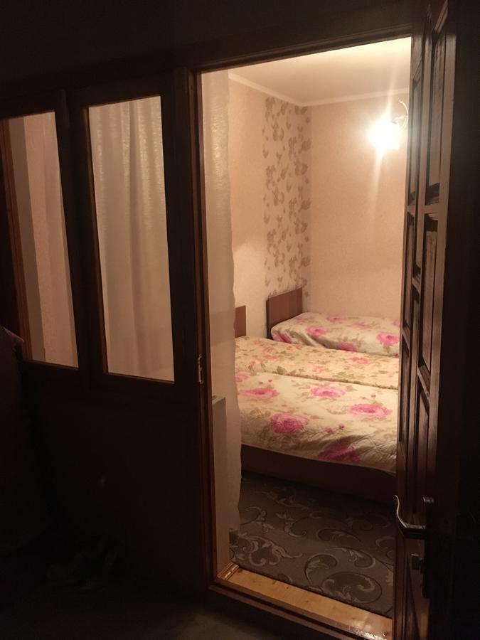 Homestay On Akademika Sakharova Suchumi Zewnętrze zdjęcie