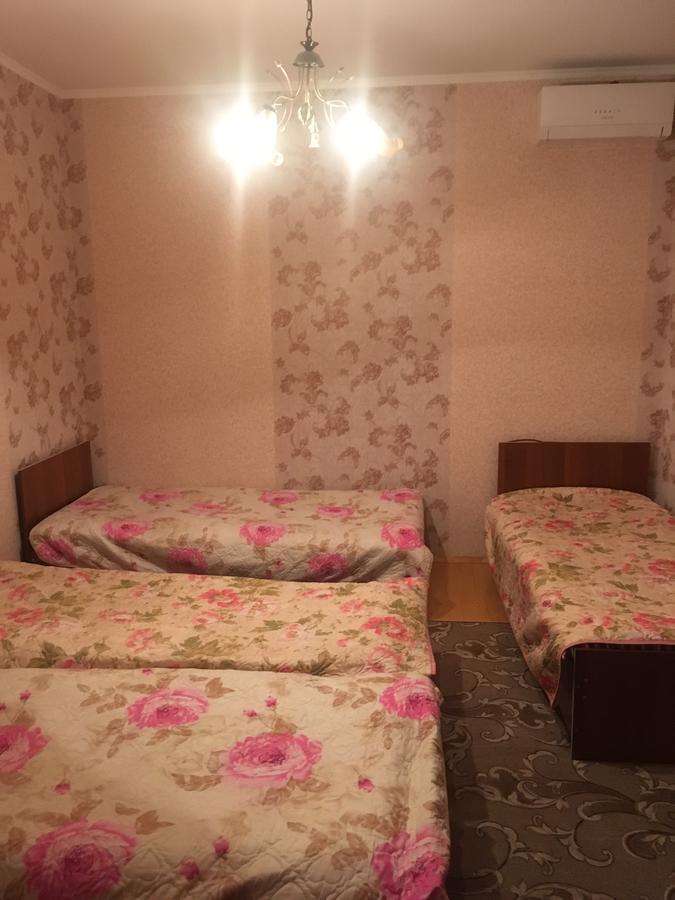 Homestay On Akademika Sakharova Suchumi Zewnętrze zdjęcie